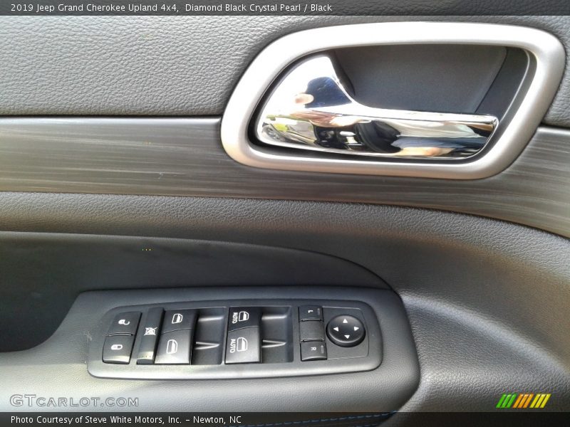 Diamond Black Crystal Pearl / Black 2019 Jeep Grand Cherokee Upland 4x4