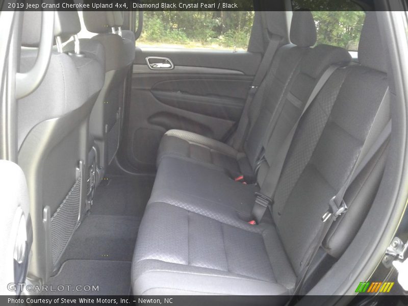 Diamond Black Crystal Pearl / Black 2019 Jeep Grand Cherokee Upland 4x4