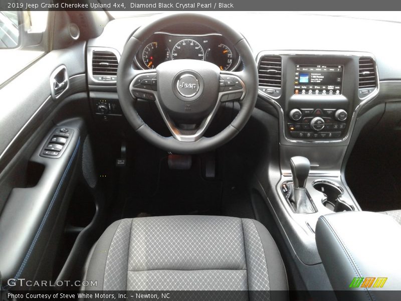 Diamond Black Crystal Pearl / Black 2019 Jeep Grand Cherokee Upland 4x4