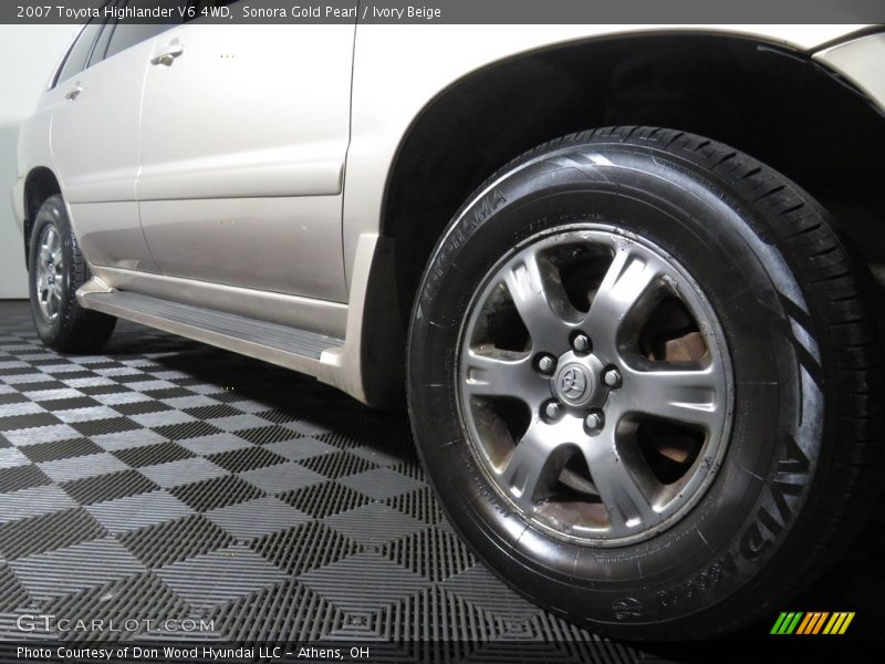 Sonora Gold Pearl / Ivory Beige 2007 Toyota Highlander V6 4WD