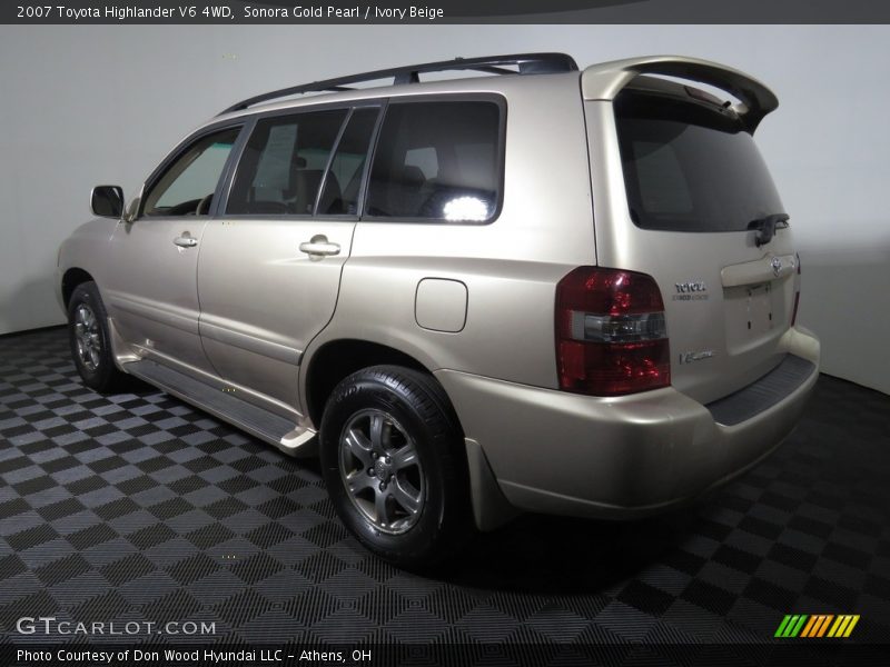 Sonora Gold Pearl / Ivory Beige 2007 Toyota Highlander V6 4WD
