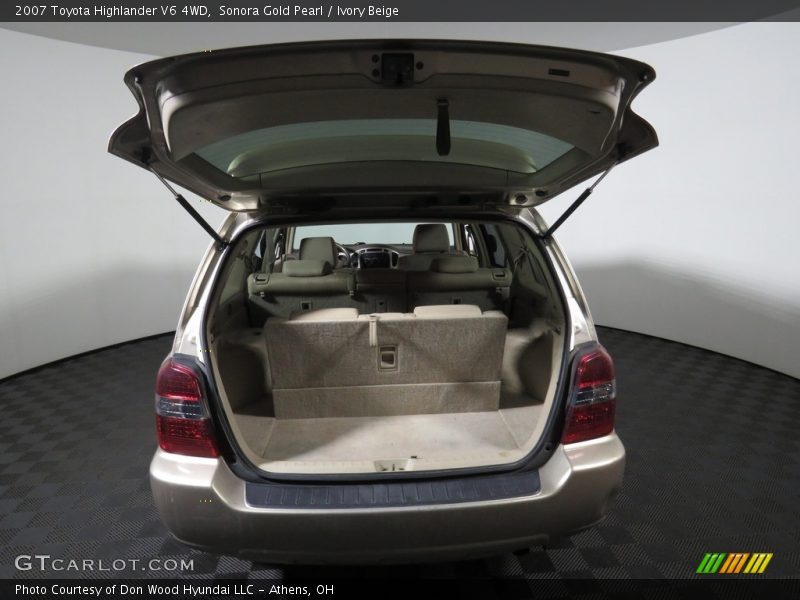 Sonora Gold Pearl / Ivory Beige 2007 Toyota Highlander V6 4WD