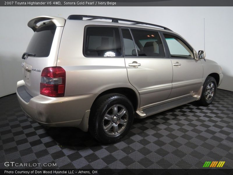 Sonora Gold Pearl / Ivory Beige 2007 Toyota Highlander V6 4WD