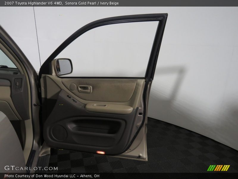 Sonora Gold Pearl / Ivory Beige 2007 Toyota Highlander V6 4WD