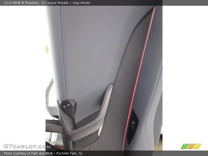 E-Copper Metallic / Giga Amido 2019 BMW i8 Roadster