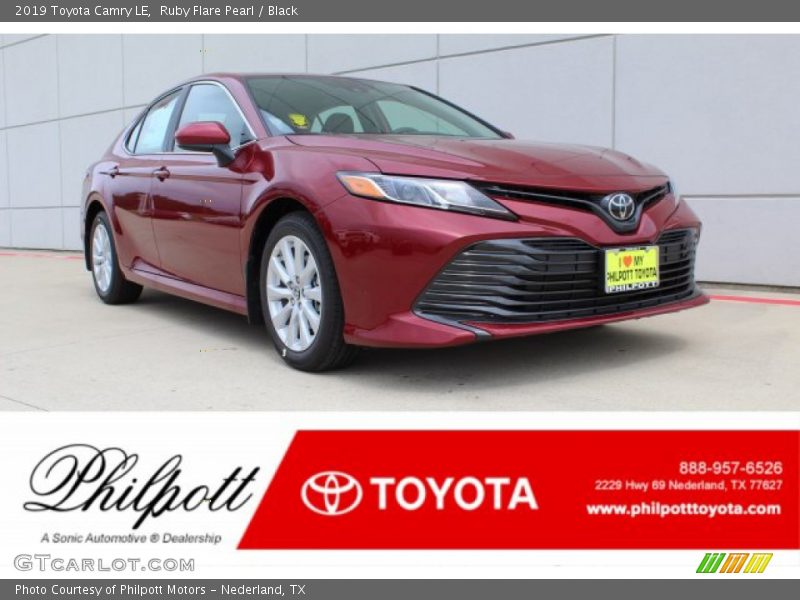 Ruby Flare Pearl / Black 2019 Toyota Camry LE