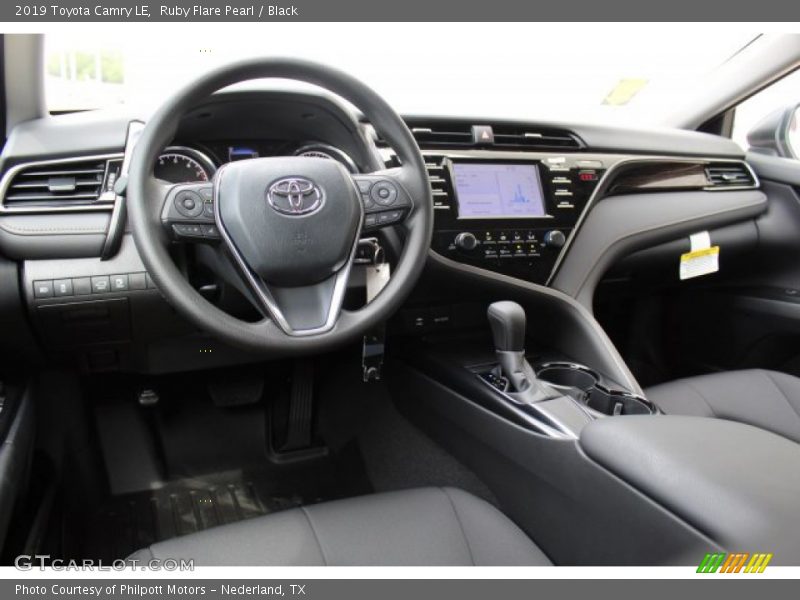 Ruby Flare Pearl / Black 2019 Toyota Camry LE