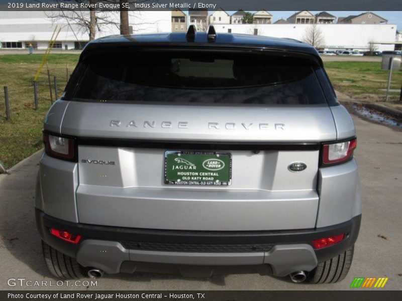 Indus Silver Metallic / Ebony 2019 Land Rover Range Rover Evoque SE