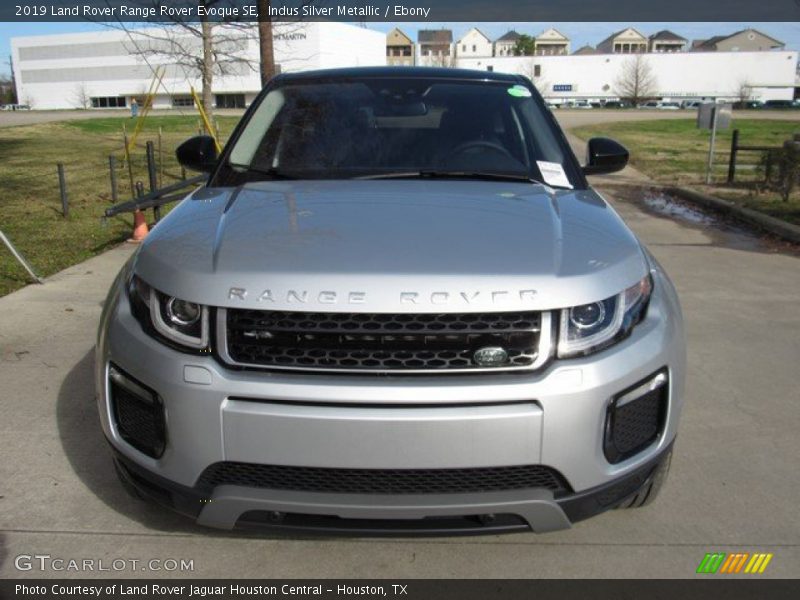 Indus Silver Metallic / Ebony 2019 Land Rover Range Rover Evoque SE