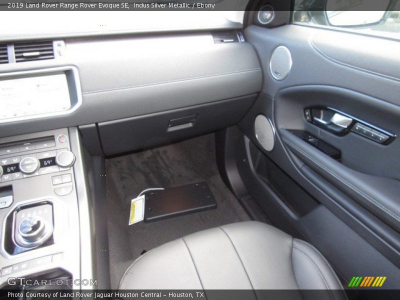 Indus Silver Metallic / Ebony 2019 Land Rover Range Rover Evoque SE