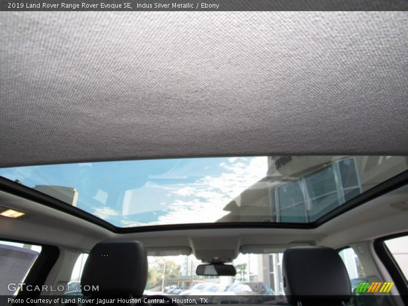 Indus Silver Metallic / Ebony 2019 Land Rover Range Rover Evoque SE
