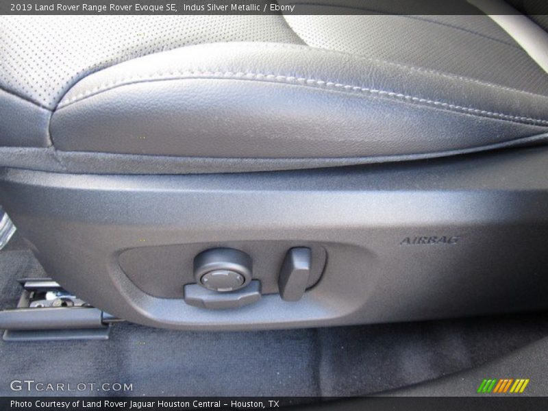 Indus Silver Metallic / Ebony 2019 Land Rover Range Rover Evoque SE