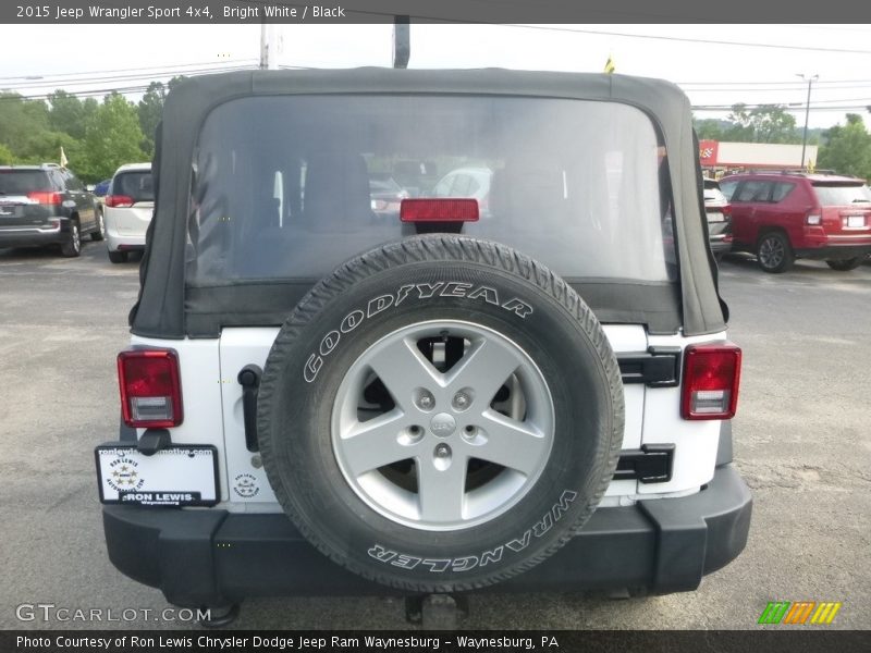 Bright White / Black 2015 Jeep Wrangler Sport 4x4