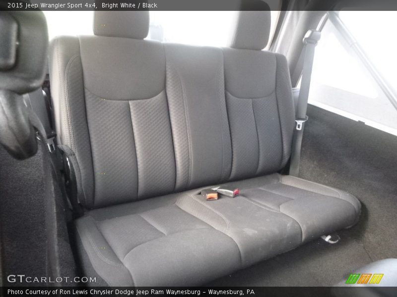 Bright White / Black 2015 Jeep Wrangler Sport 4x4