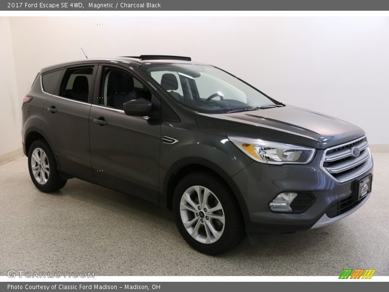 Magnetic / Charcoal Black 2017 Ford Escape SE 4WD