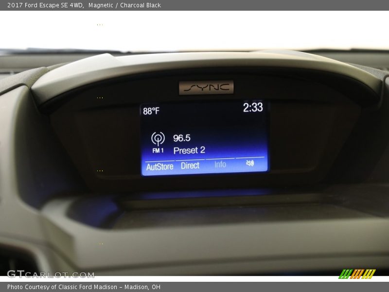 Magnetic / Charcoal Black 2017 Ford Escape SE 4WD
