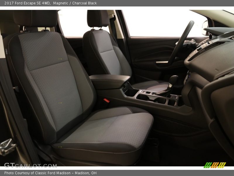 Magnetic / Charcoal Black 2017 Ford Escape SE 4WD