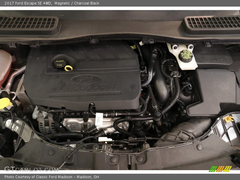 Magnetic / Charcoal Black 2017 Ford Escape SE 4WD