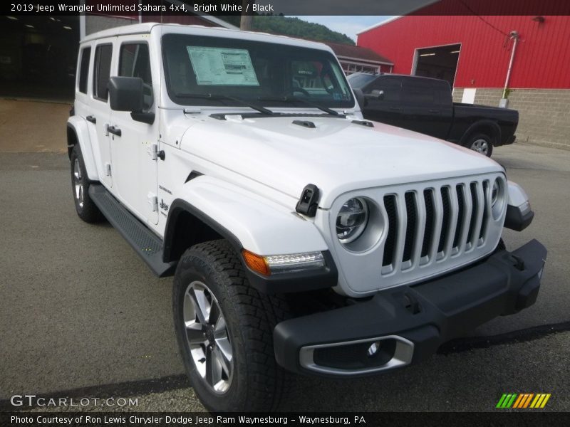 Bright White / Black 2019 Jeep Wrangler Unlimited Sahara 4x4