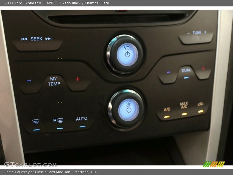 Tuxedo Black / Charcoal Black 2014 Ford Explorer XLT 4WD