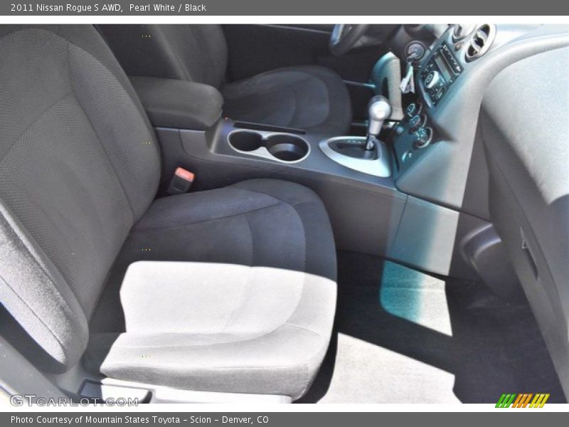 Pearl White / Black 2011 Nissan Rogue S AWD
