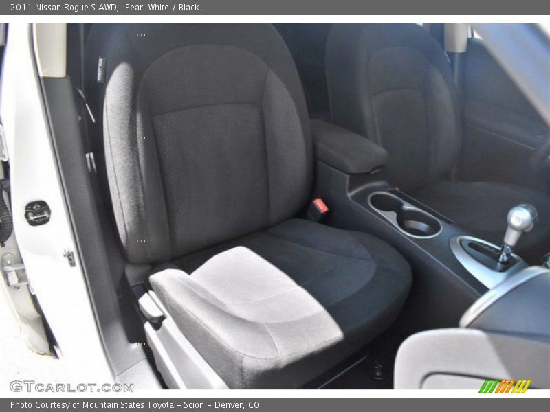 Pearl White / Black 2011 Nissan Rogue S AWD