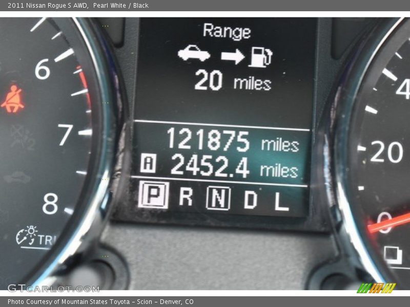 Pearl White / Black 2011 Nissan Rogue S AWD