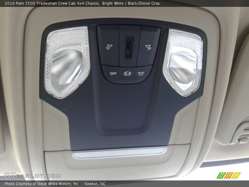 Bright White / Black/Diesel Gray 2019 Ram 3500 Tradesman Crew Cab 4x4 Chassis