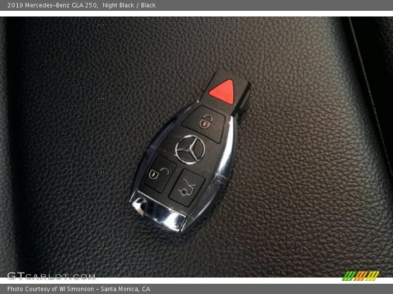 Night Black / Black 2019 Mercedes-Benz GLA 250