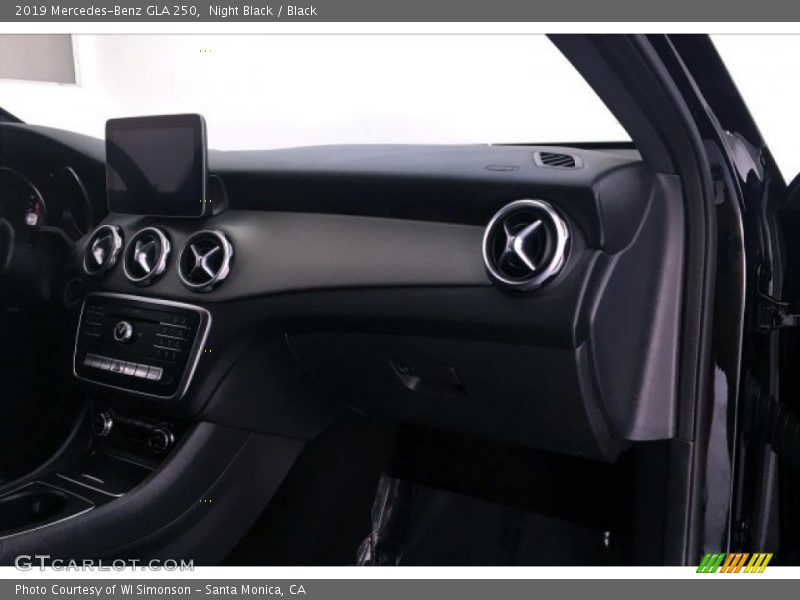 Night Black / Black 2019 Mercedes-Benz GLA 250