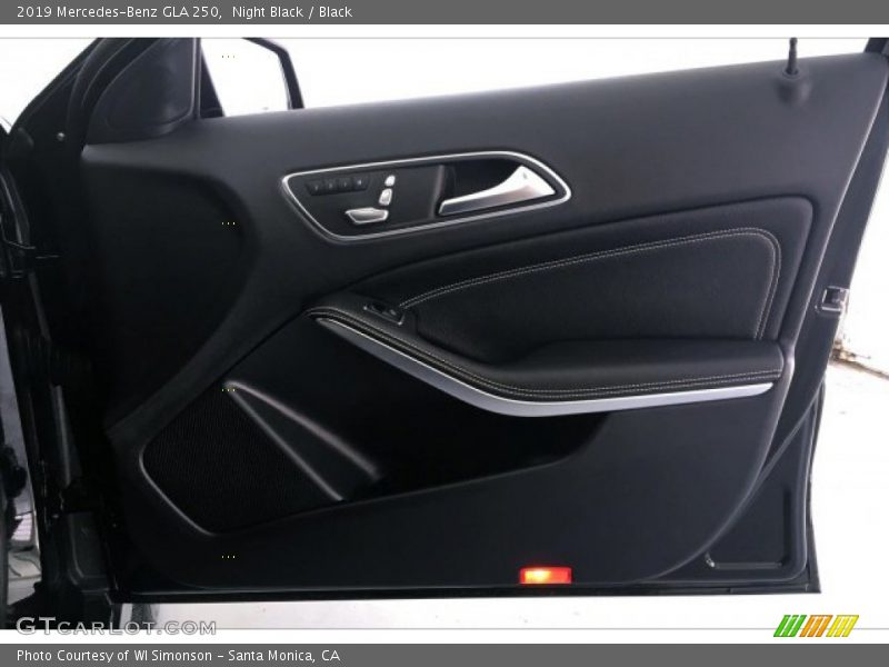 Night Black / Black 2019 Mercedes-Benz GLA 250