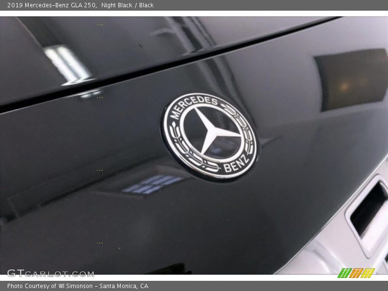 Night Black / Black 2019 Mercedes-Benz GLA 250