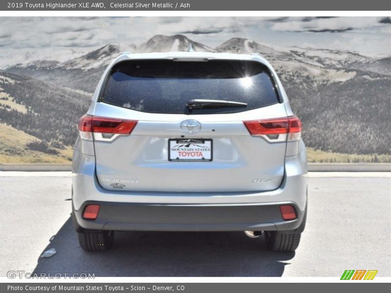 Celestial Silver Metallic / Ash 2019 Toyota Highlander XLE AWD