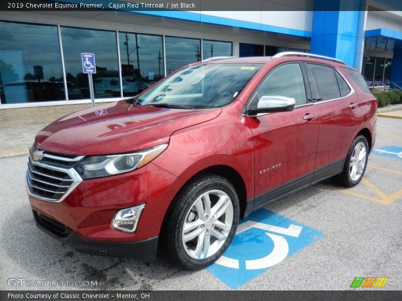 Front 3/4 View of 2019 Equinox Premier