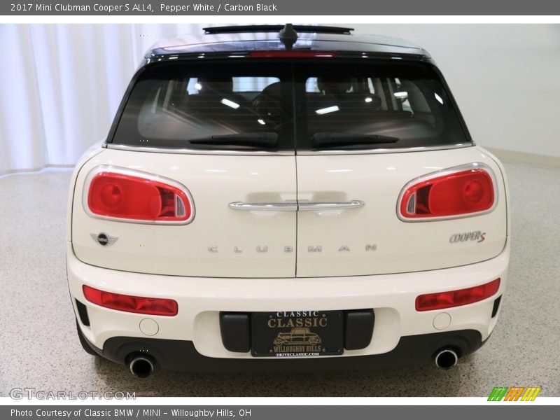 Pepper White / Carbon Black 2017 Mini Clubman Cooper S ALL4