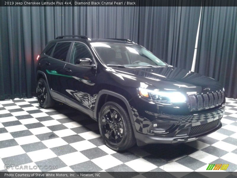 Diamond Black Crystal Pearl / Black 2019 Jeep Cherokee Latitude Plus 4x4