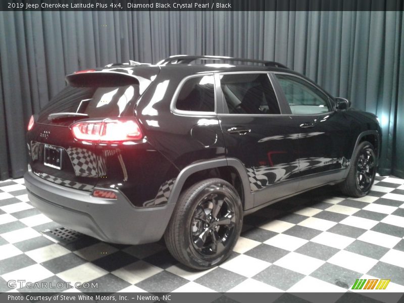 Diamond Black Crystal Pearl / Black 2019 Jeep Cherokee Latitude Plus 4x4