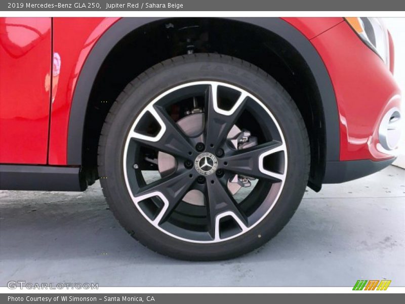 Jupiter Red / Sahara Beige 2019 Mercedes-Benz GLA 250