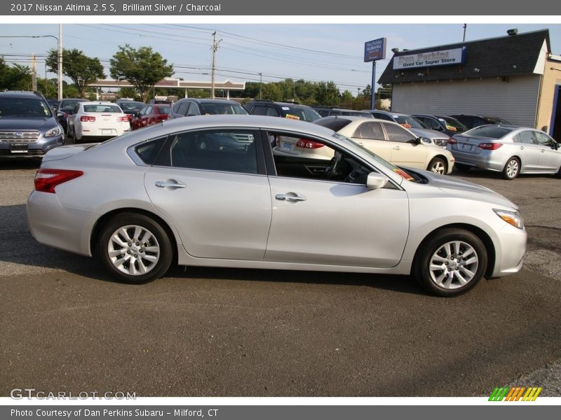 Brilliant Silver / Charcoal 2017 Nissan Altima 2.5 S
