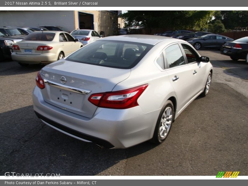 Brilliant Silver / Charcoal 2017 Nissan Altima 2.5 S