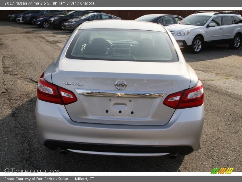 Brilliant Silver / Charcoal 2017 Nissan Altima 2.5 S