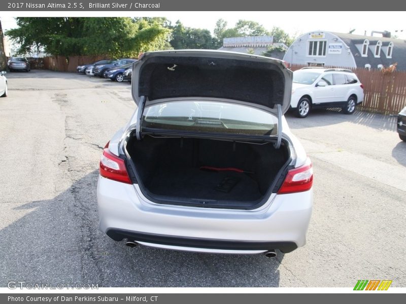 Brilliant Silver / Charcoal 2017 Nissan Altima 2.5 S