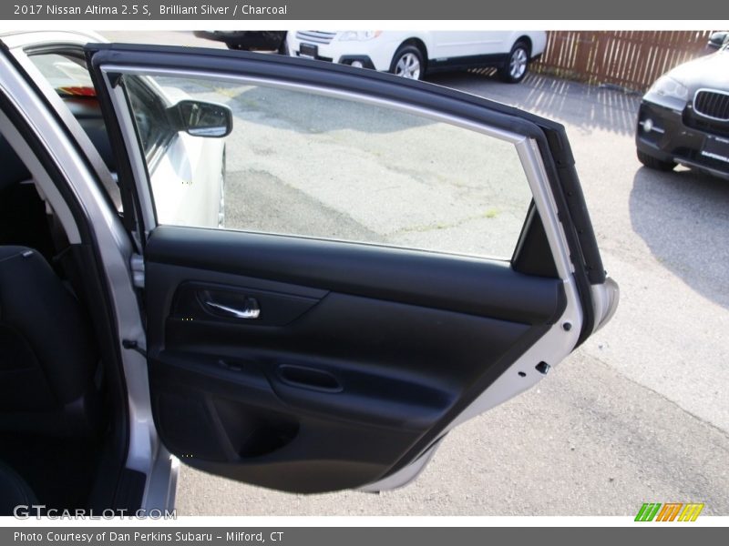 Brilliant Silver / Charcoal 2017 Nissan Altima 2.5 S