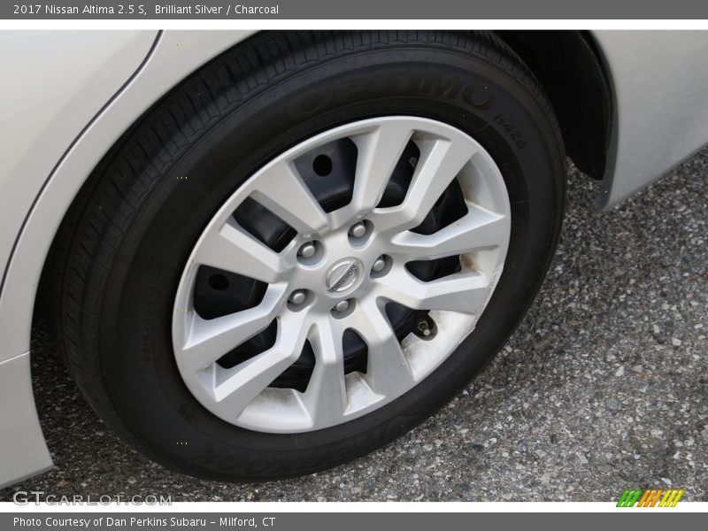 Brilliant Silver / Charcoal 2017 Nissan Altima 2.5 S