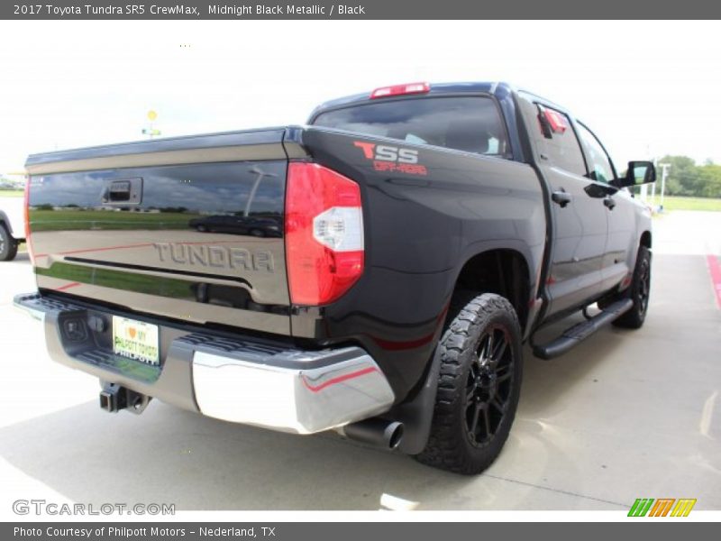 Midnight Black Metallic / Black 2017 Toyota Tundra SR5 CrewMax