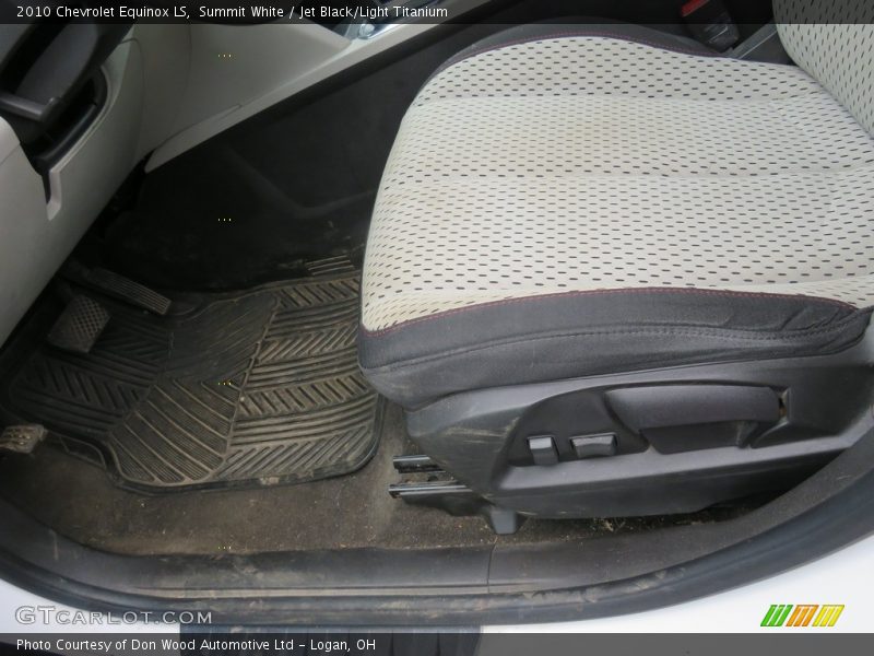 Summit White / Jet Black/Light Titanium 2010 Chevrolet Equinox LS