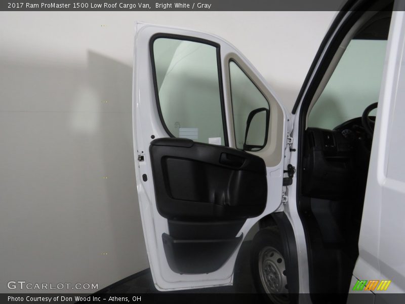 Bright White / Gray 2017 Ram ProMaster 1500 Low Roof Cargo Van