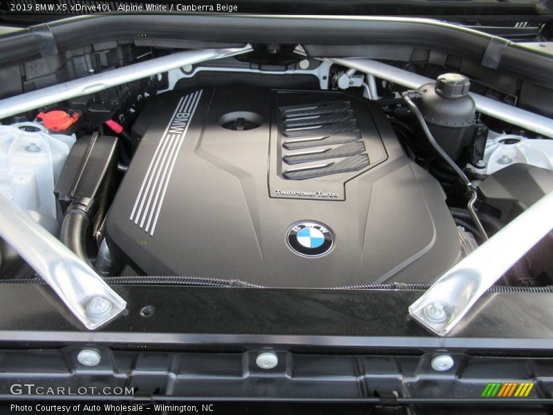 Alpine White / Canberra Beige 2019 BMW X5 xDrive40i