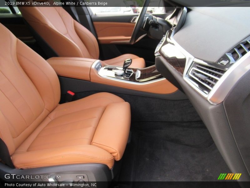 Alpine White / Canberra Beige 2019 BMW X5 xDrive40i