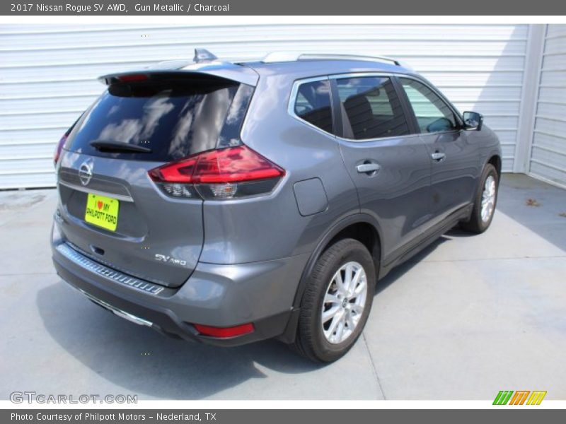 Gun Metallic / Charcoal 2017 Nissan Rogue SV AWD